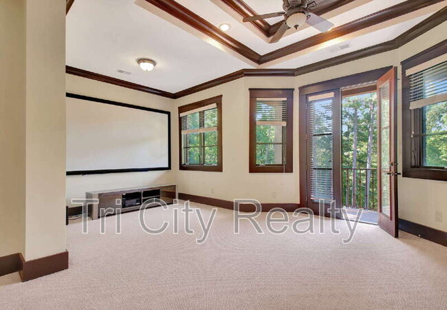Building Photo - 250 Moss Creek Walk