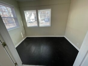 Building Photo - 1467 Division St