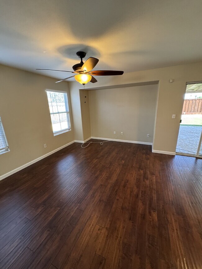 Building Photo - Beautiful 4-Bedroom Home with Spacious Backyard & Covered Patio