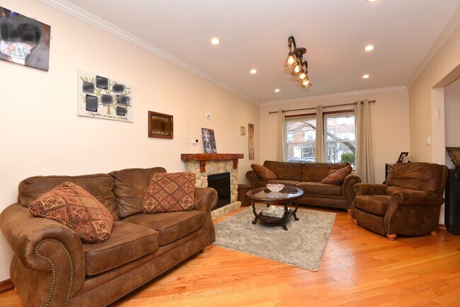 Building Photo - 174-06 Jewel Ave