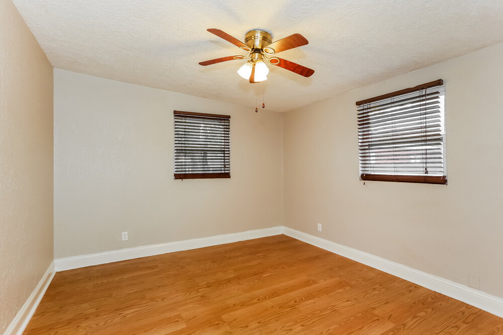 Building Photo - 1458 W 19th St