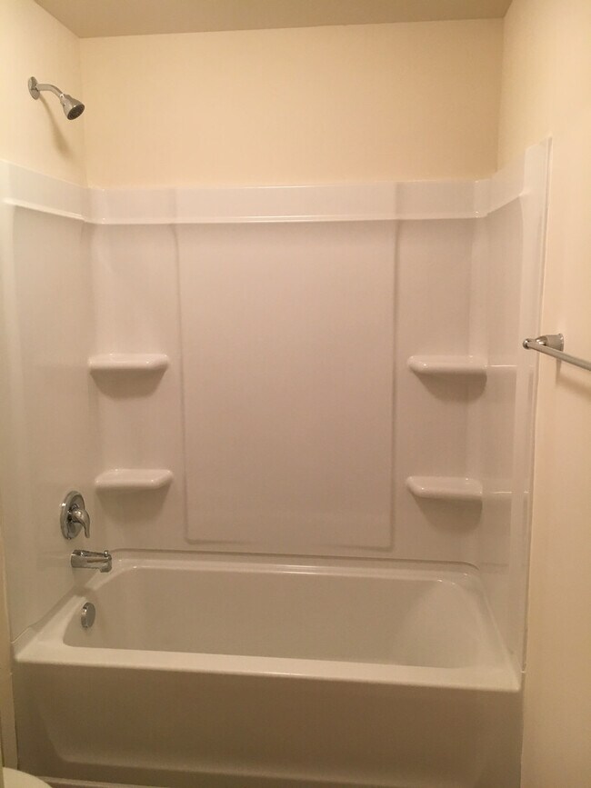 Building Photo - Doss Ferry Community – Kimberly, AL | 2-Story Home Built in 2017 | 3 Bedrooms, 2.5 Baths | Fenced...