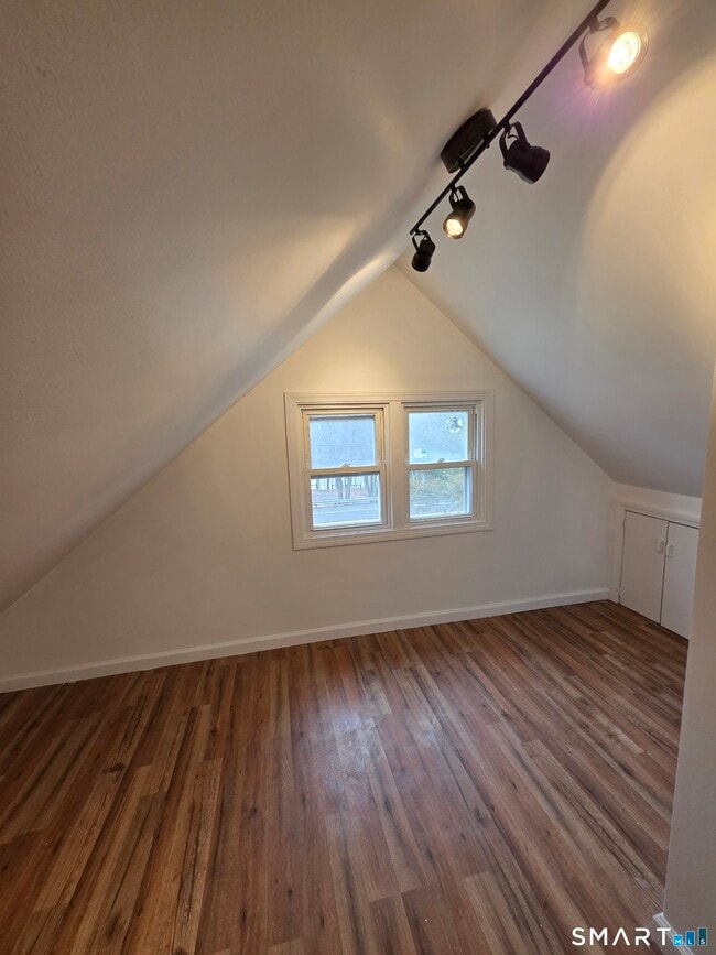 Building Photo - 784 Howe Ave