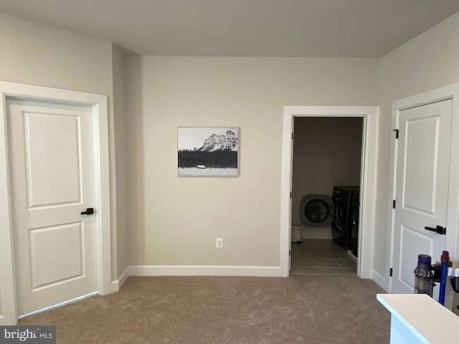 Building Photo - 730 Quarry Point Rd