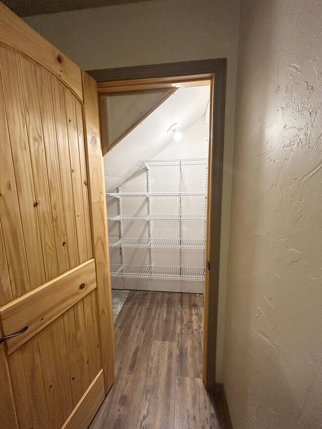 Building Photo - Huge Shop with 2 bedroom 2 bath Condo attached!