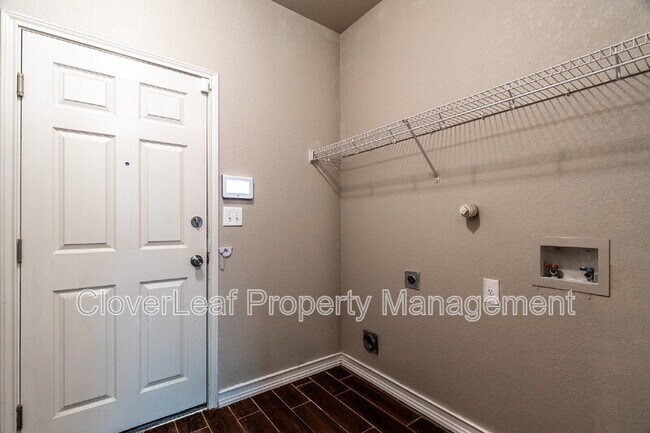 Building Photo - 213 Tumbleweed Run