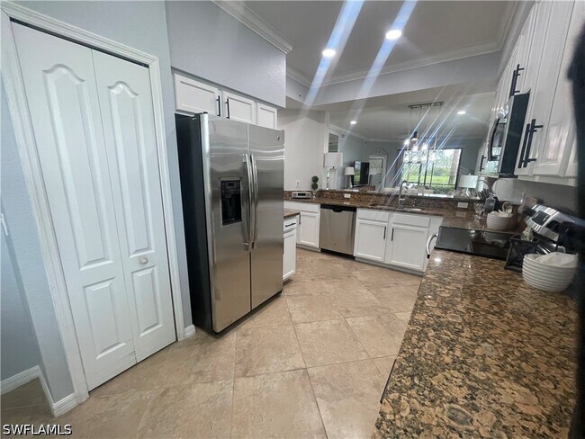 Building Photo - 9727 Acqua Ct