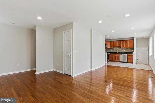 Building Photo - 1205 Whitman Dr