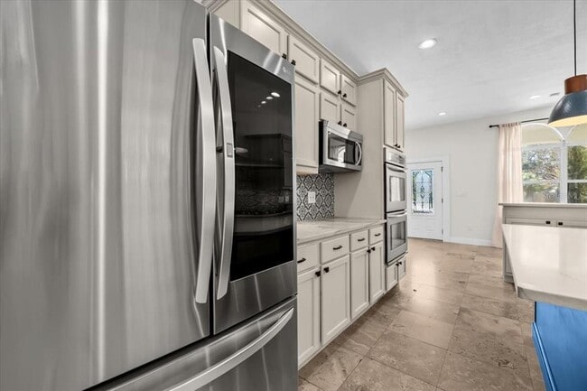 Building Photo - 2327 4th Ave N