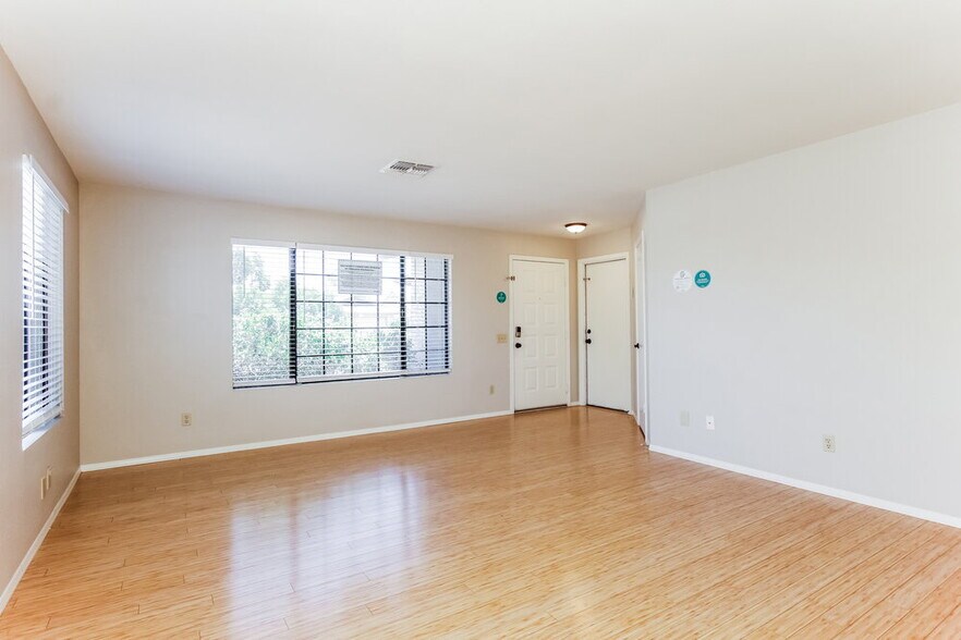 Building Photo - 20814 N 31st Dr
