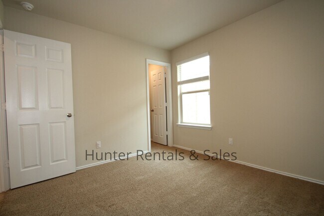 Building Photo - Patriots Ridge