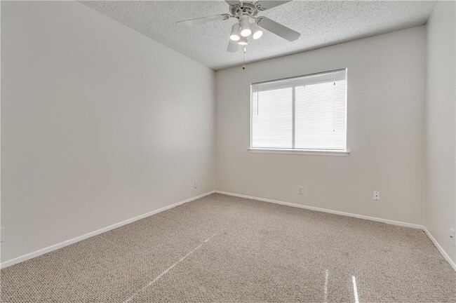 Building Photo - 8801 Piney Point Dr