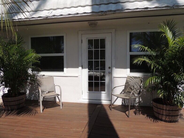 Building Photo - 4862 SE Anchor Ave