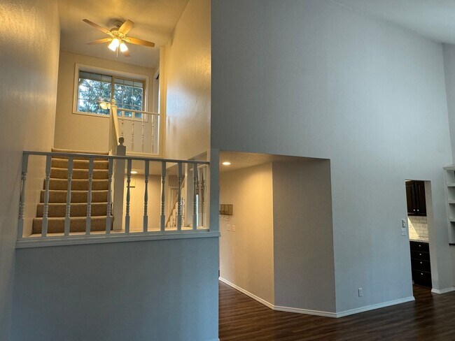Building Photo - Poulsbo - perfectly charming 2 story with main floor primary suite