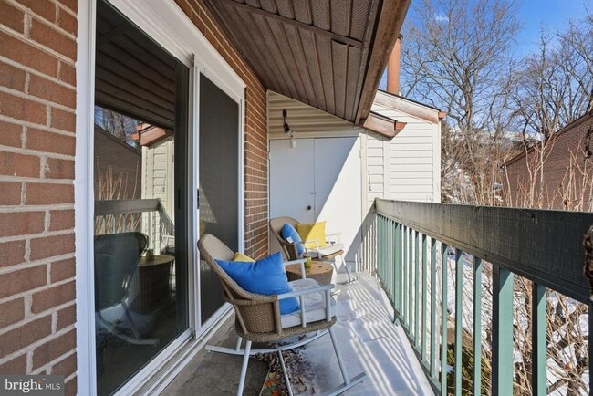 Building Photo - 3750 Clarendon Ave