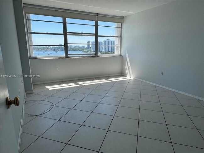 Building Photo - 18041 Biscayne Blvd