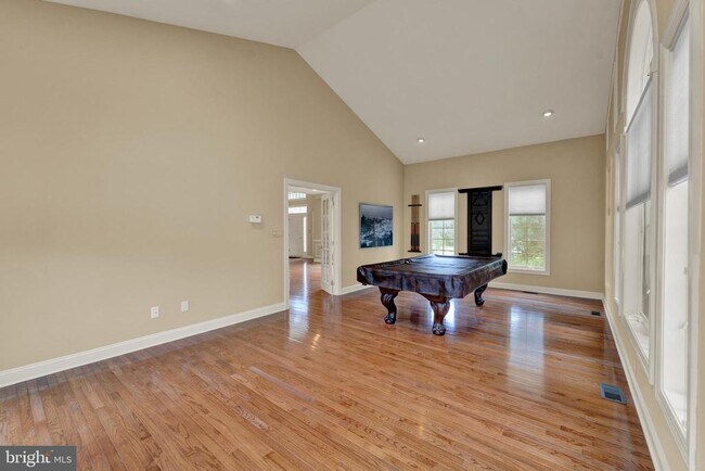Building Photo - 19 Meadowlark Dr