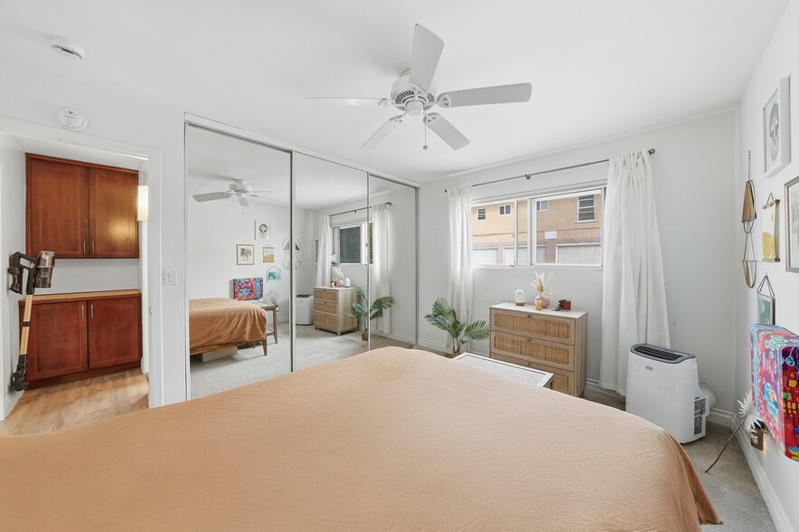 Building Photo - 3815 3rd Ave