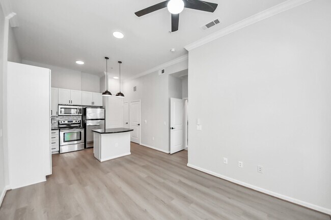 Building Photo - 6363 San Felipe St