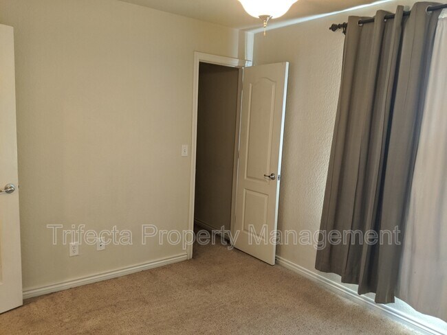Building Photo - 5551 W 29th St