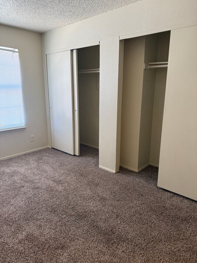 Building Photo - Mesquite Ridge Townhomes