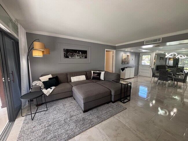 Building Photo - 1705 Presidential Way