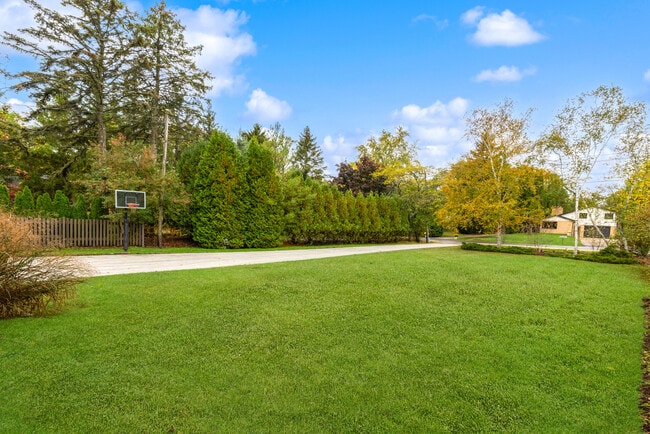 Building Photo - 10046 Sheridan Dr