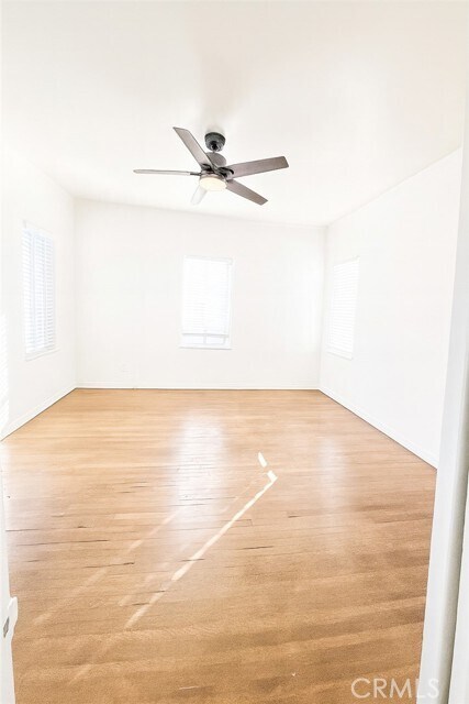 Building Photo - 1527 E 3rd St