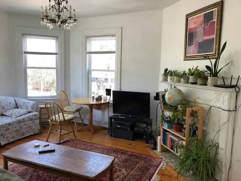 Primary Photo - 270 Broadway