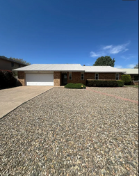 Building Photo - 2112 Castle Ct
