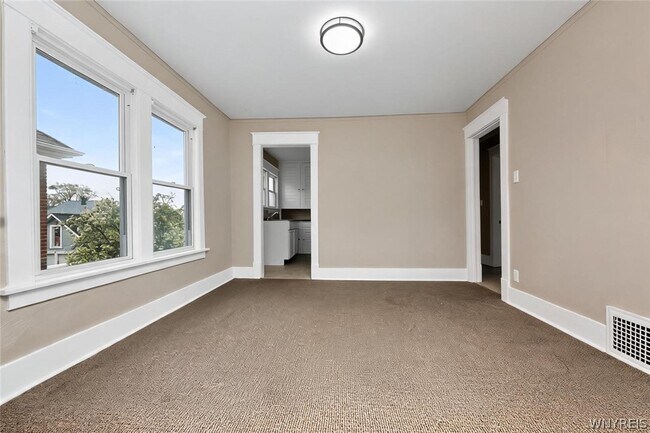 Building Photo - 2463 South Ave