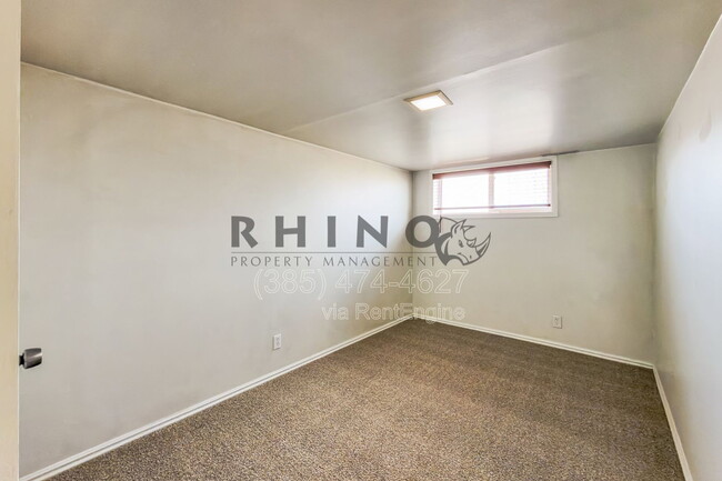 Building Photo - 1993 Champagne Ave