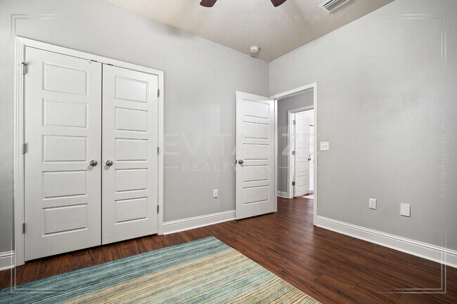 Building Photo - Luxury Living with Private Heated Pool in ...