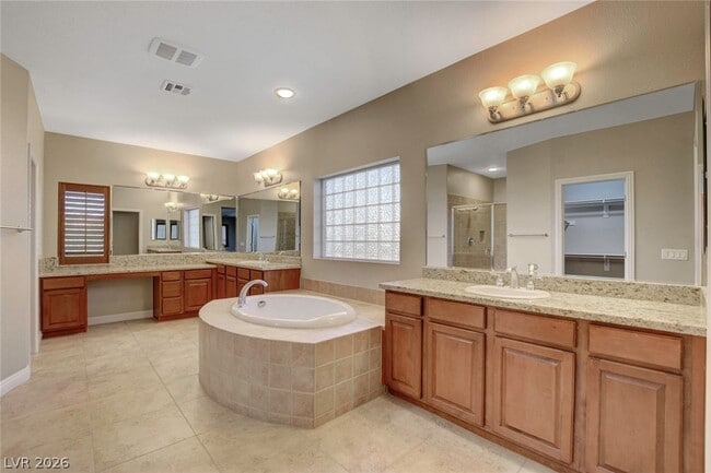 Building Photo - 12125 Vista Linda Ave