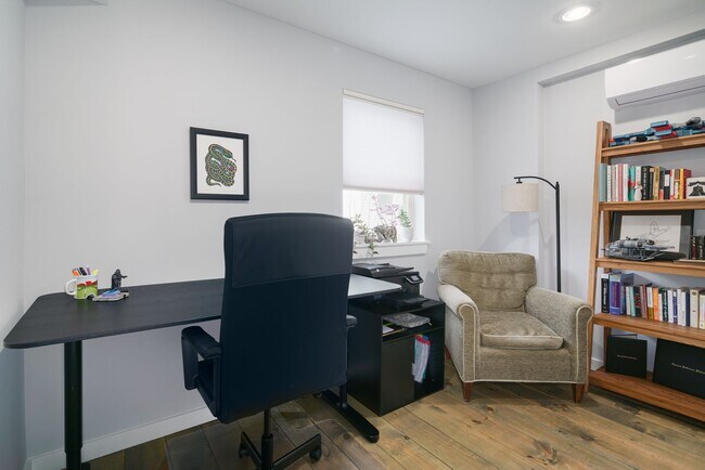 Building Photo - Four Bed Olde Kensington/Fishtown Home