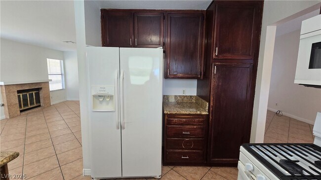 Building Photo - 4724 Cosley Dr