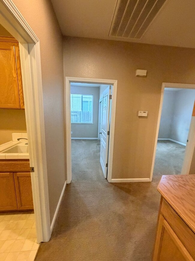 Building Photo - 1146 Oatgrass Way