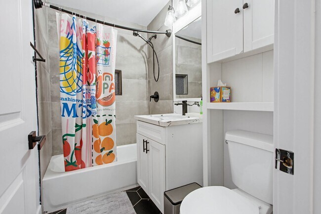 Building Photo - 1418 Marshall St