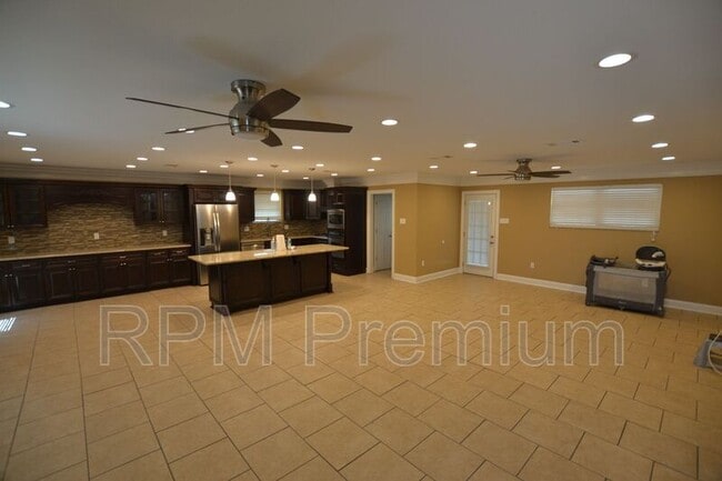 Building Photo - 3552 Platt Dr