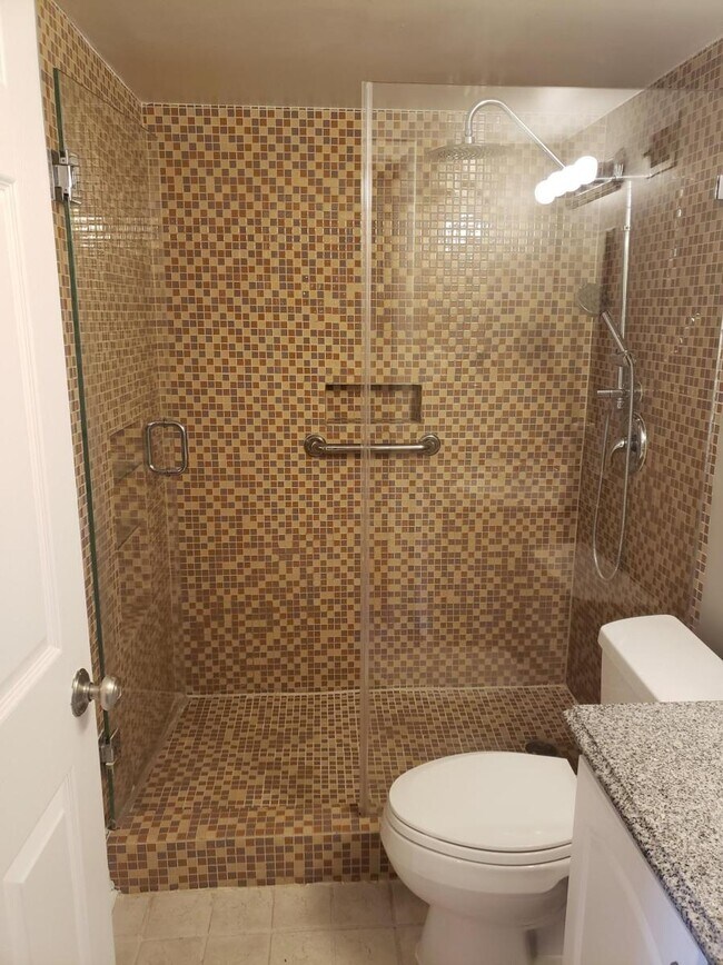 Building Photo - 629 Constitution Ave NE