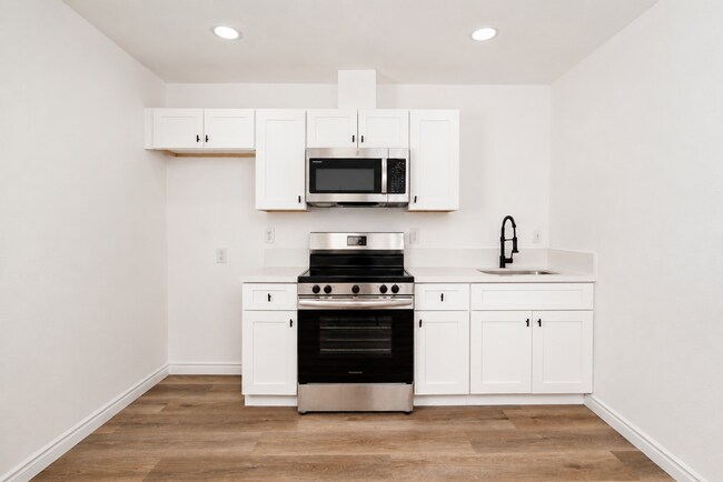 Building Photo - 5822 Virginia Pl