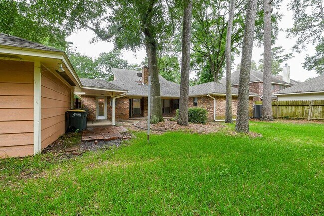 Building Photo - 115 Pine Manor Dr