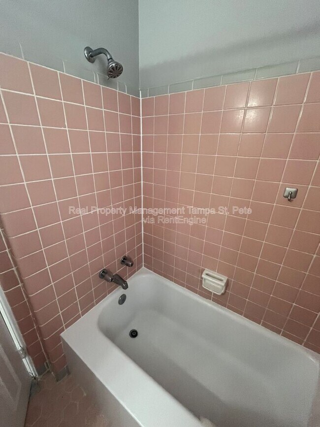 Building Photo - 6900 Miami Dr