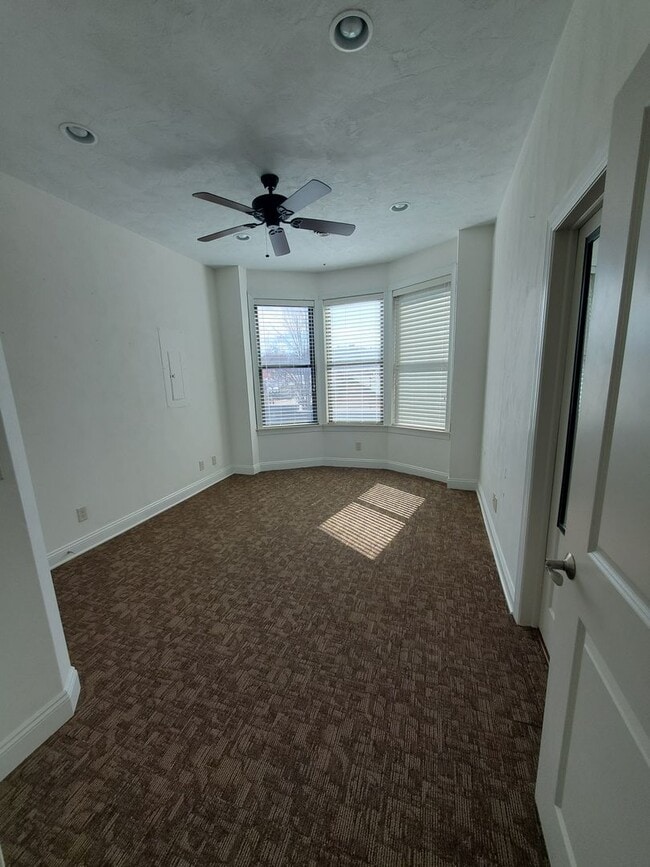 Building Photo - 415 14th St