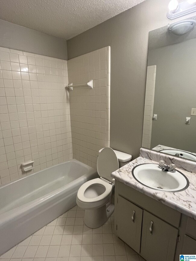 Building Photo - 1340 32nd St S