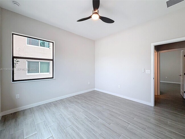 Building Photo - 406 NW 41st St