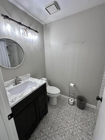 Building Photo - 4901 E Kelton Ln