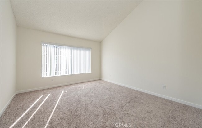 Building Photo - 49 Summerstone