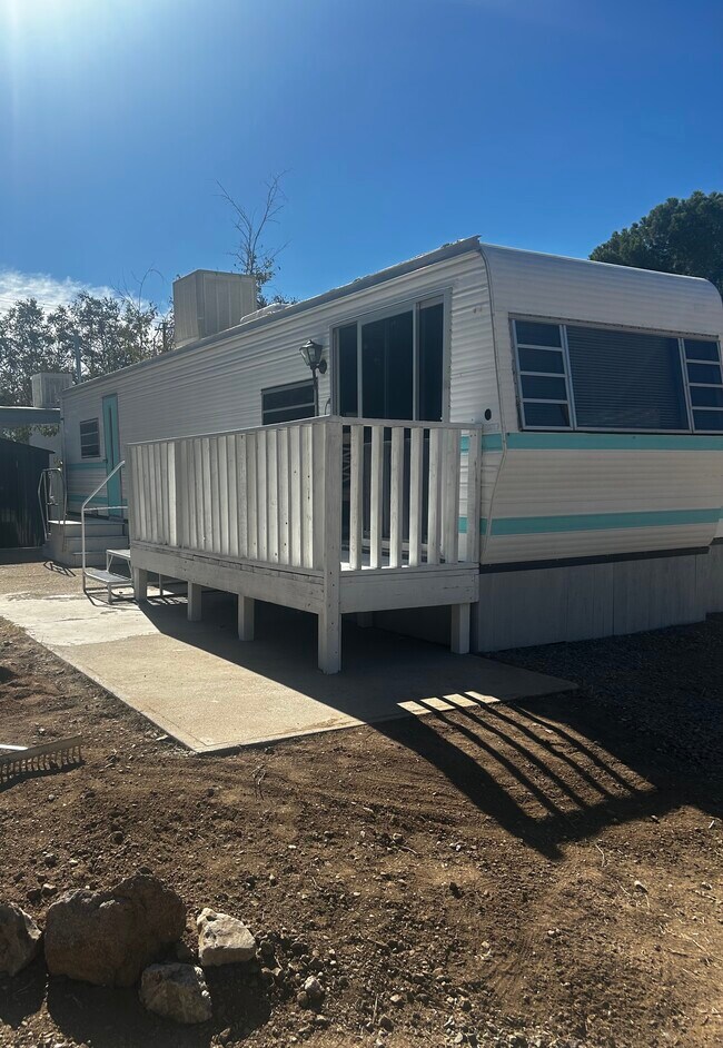 Building Photo - 1120 N Justice Dr