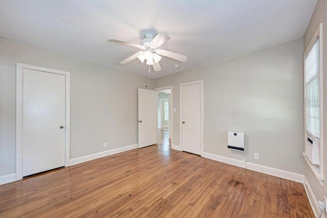 Building Photo - 1505 Justin Ln